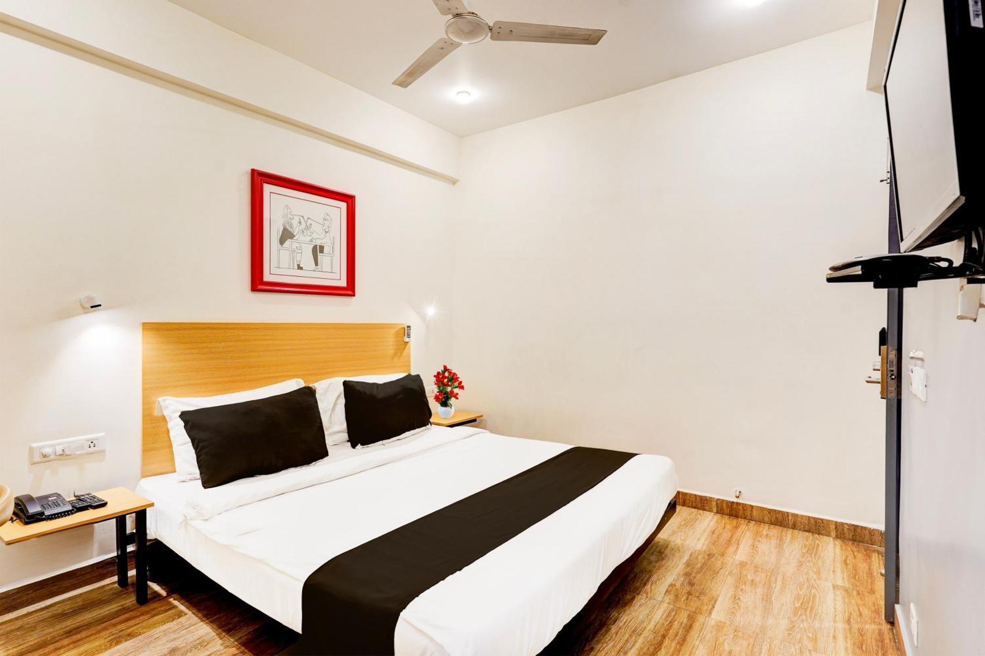 Super Townhouse Tirupati Hotel Eksteriør billede