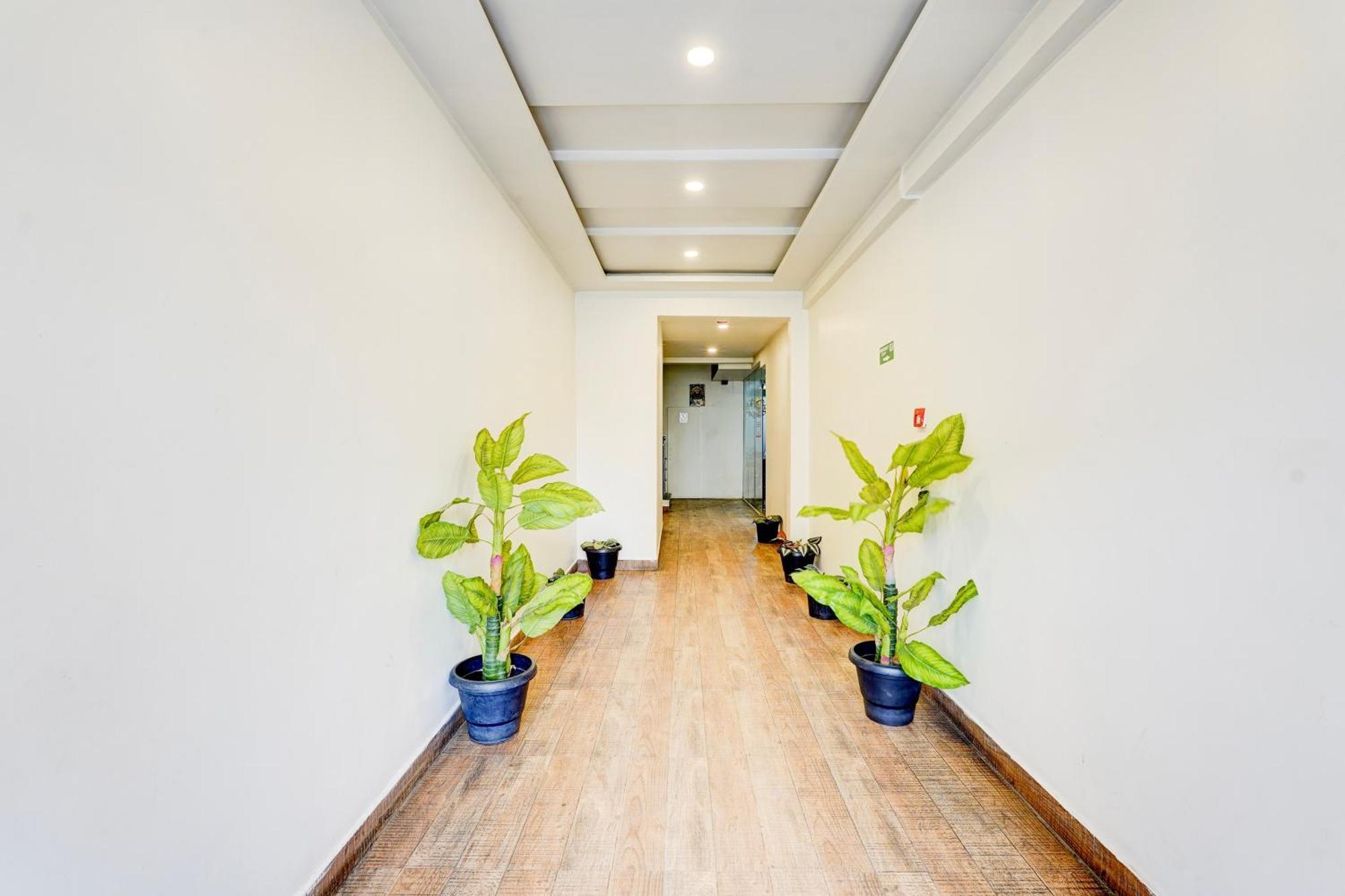 Super Townhouse Tirupati Hotel Eksteriør billede