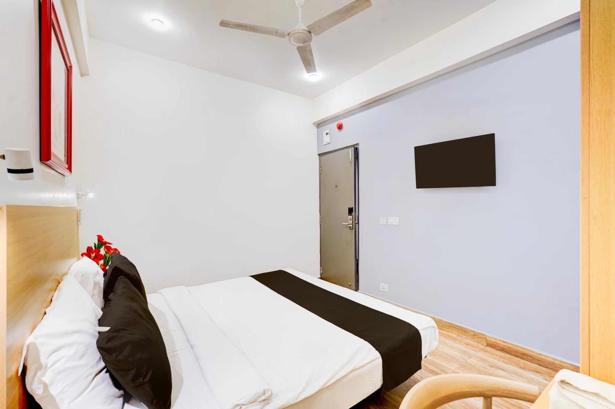Super Townhouse Tirupati Hotel Eksteriør billede