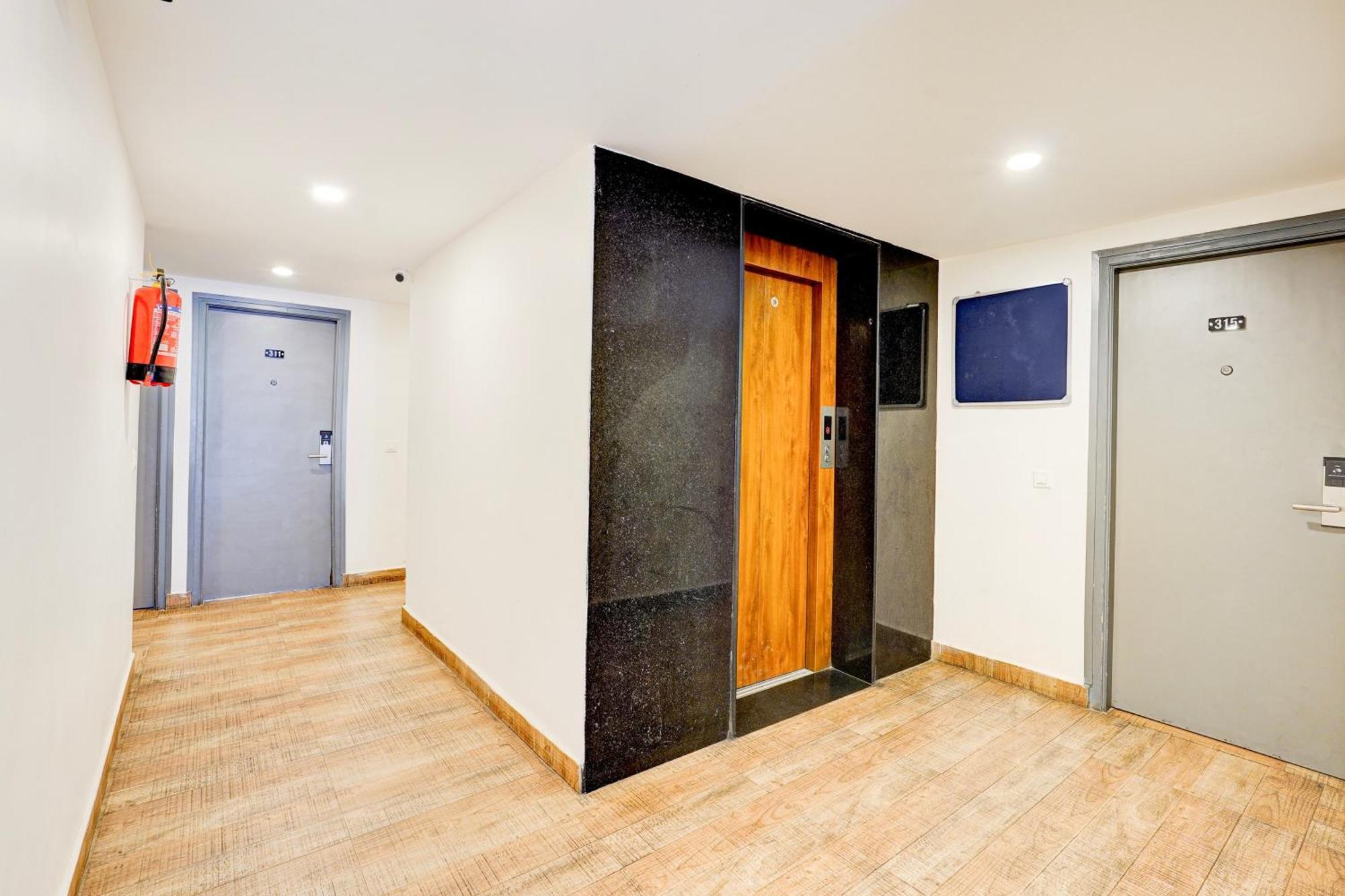 Super Townhouse Tirupati Hotel Eksteriør billede